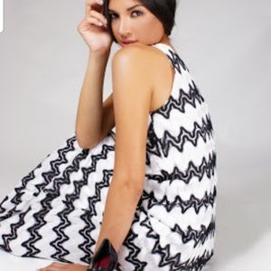Dress asymmetrical print black & white